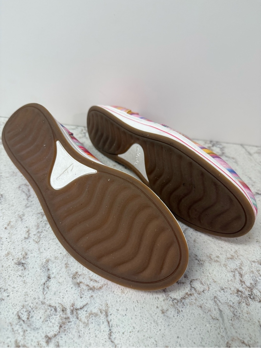 Clarks Cloudsteppers Breeze Step II Women’s Size 8 Rainbow Stripe Slip-On Shoes - Picture 8 of 8